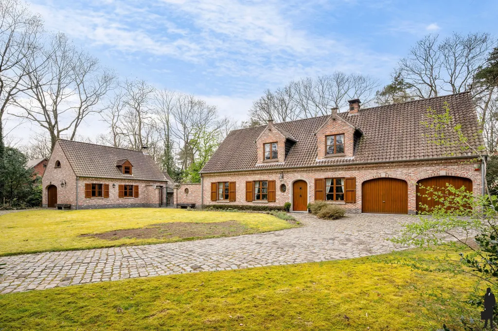 Exterior - Country Villa with Terrace and Garden