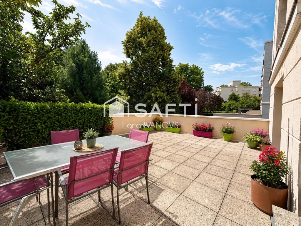 Terraza - Apartment with Terrace in Noisy-Le-Grand