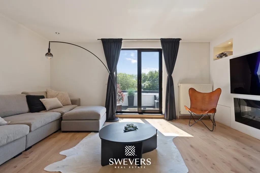 Séjour - Duplex Rénové avec Terrasse à Hasselt
