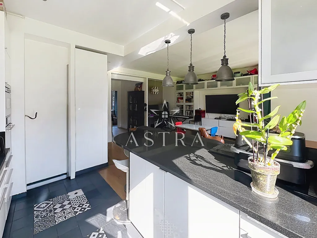 Cucina - Furnished Flat with Garden in Châtenay