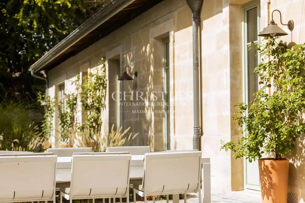 Terrasse - Maison en Pierre avec Piscine au Cœur de Caudéran
