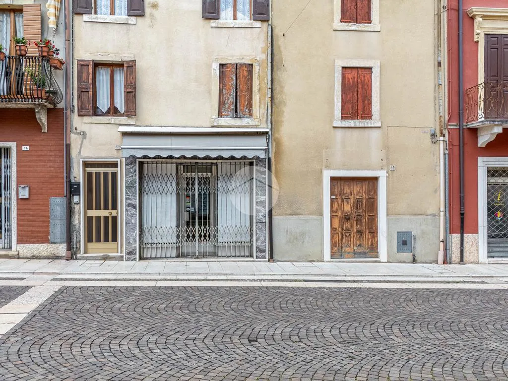 Esterno - Two-Terrace Palazzine in Historic Negrar
