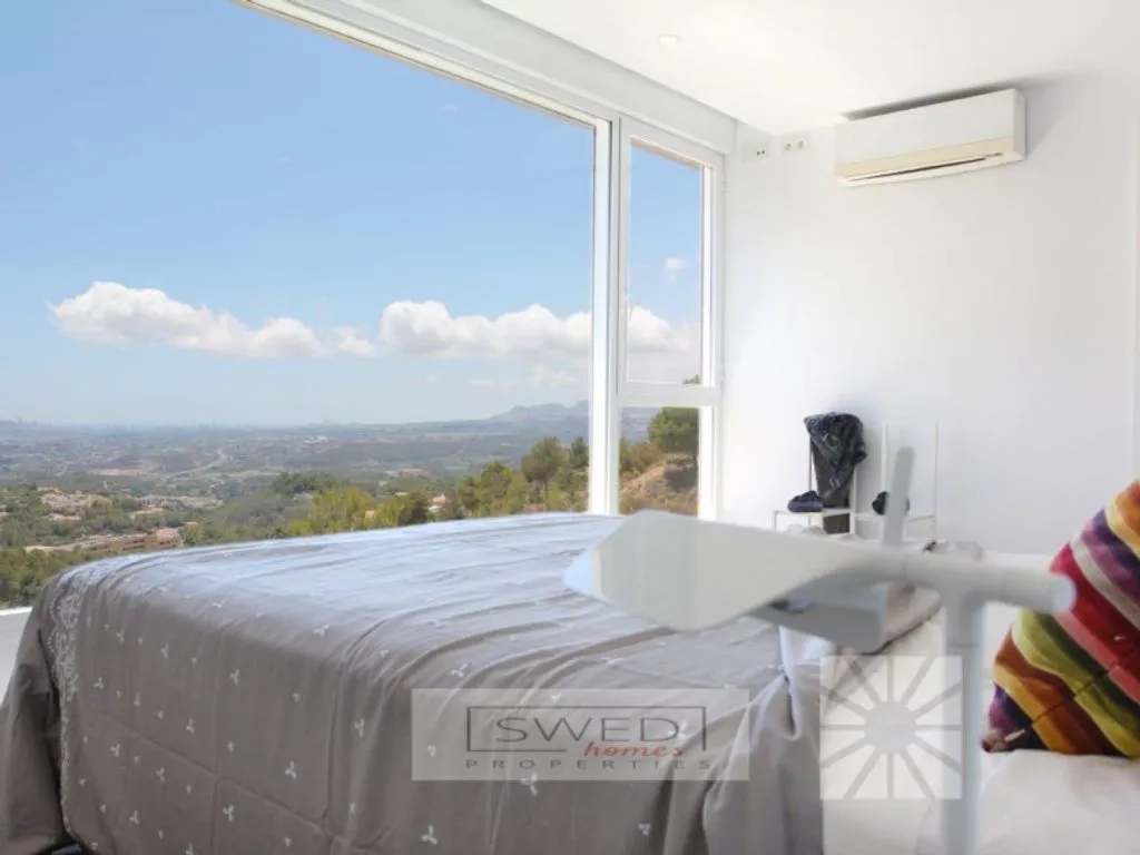 Bedrooms - Luxury House with Sea Views in Altea