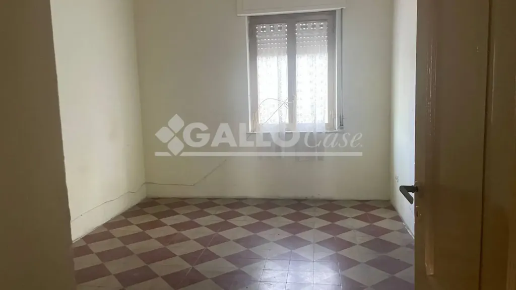 Pièces - Three-Bedroom Apartment with Attic in Cosenza