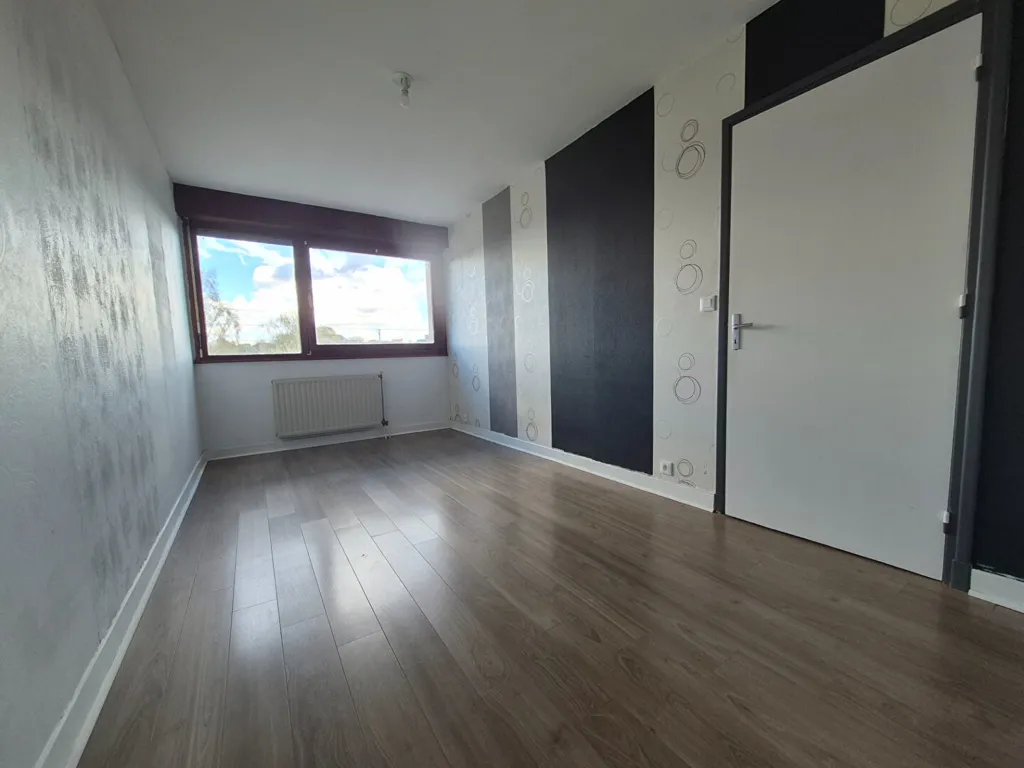 Pièces - Appartement 3 Pièces avec Balcon à Arques