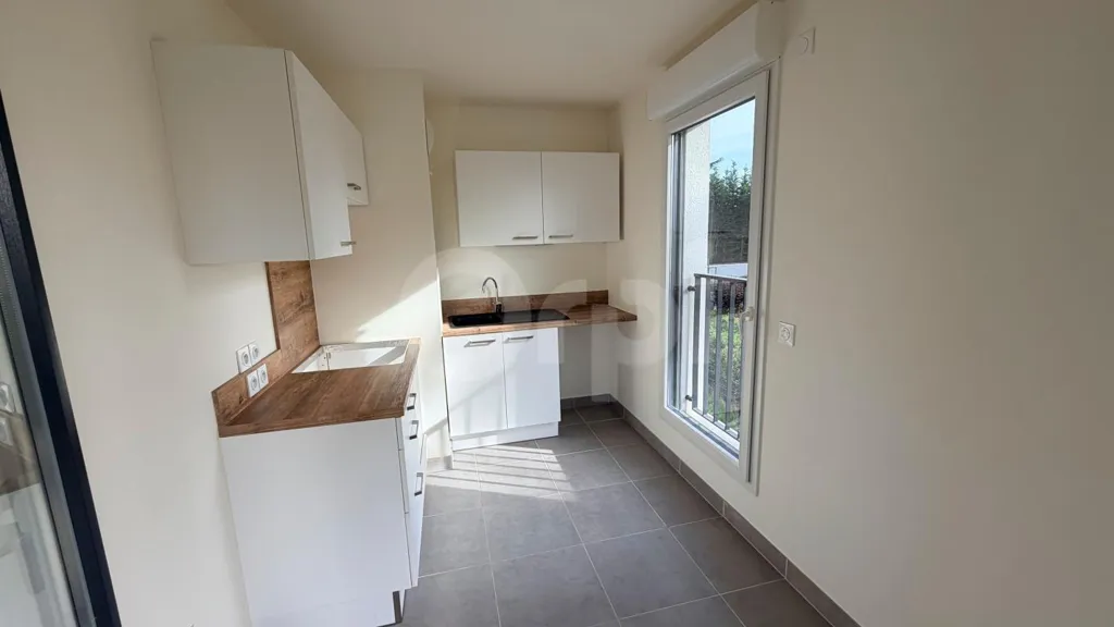 Köök - Modern Flat with Balcony in Vernouillet