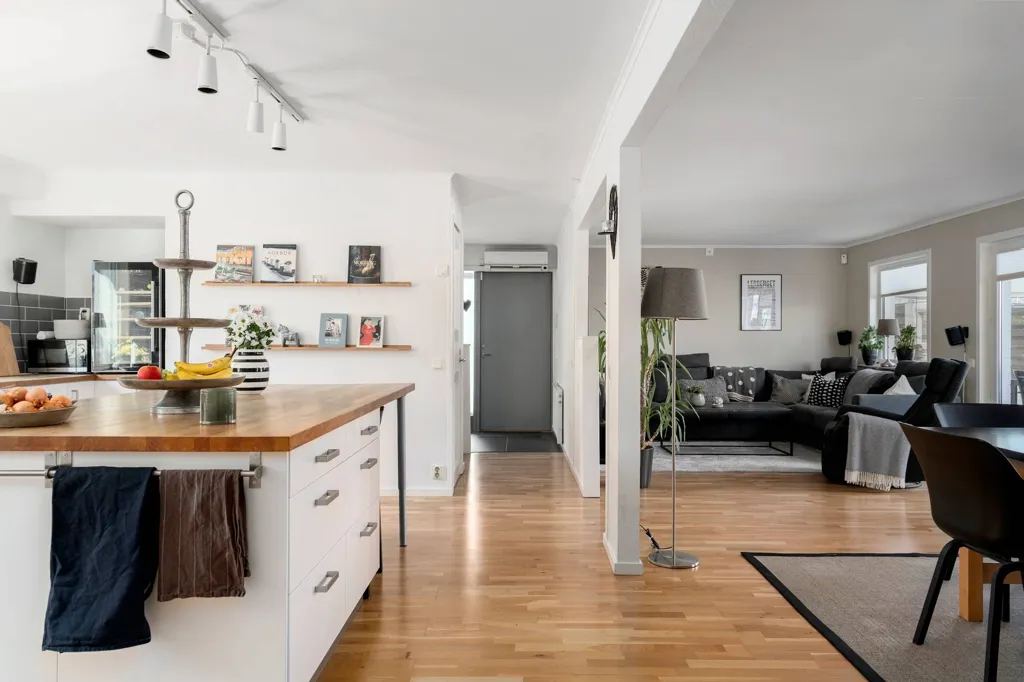 Cuisine - Villa with Extensive Garden in Lerberget