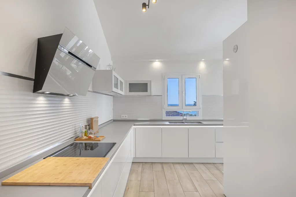 Cuisine - Refurbished Villa with Sea Views in La Duquesa