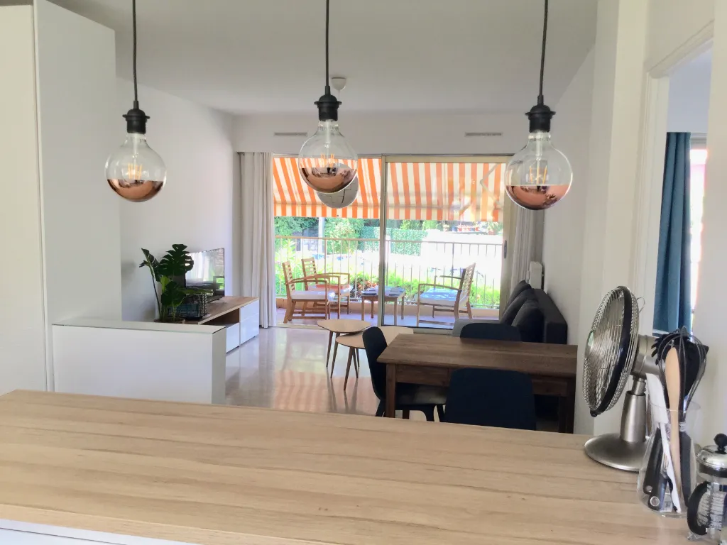 Cuisine - Appartement Meublé avec 2 Terrasses à Cannes Centre