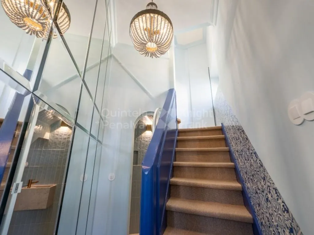 Toad - Refurbished Triplex Flat in Monte Estoril, Cascais