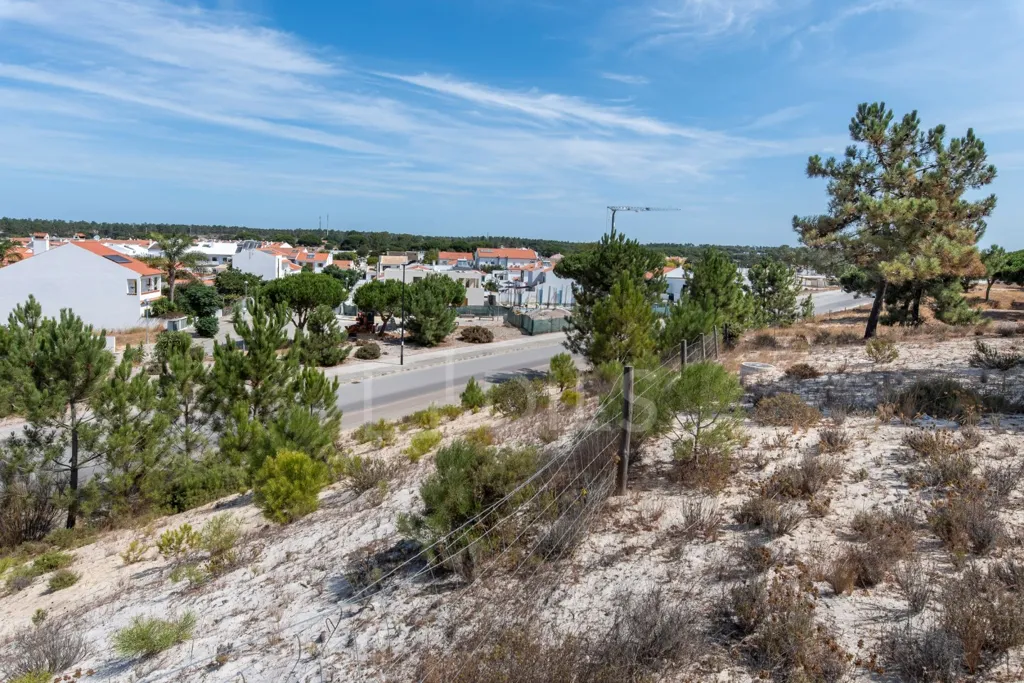 Garden - Plot with Potential for Villa in La Reserve, Carvalhal