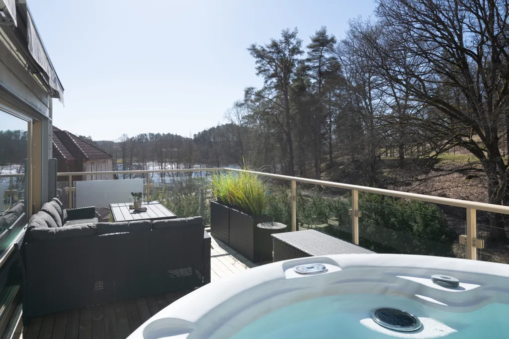 Terrace - Luxury Penthouse with Jacuzzi in Parkstaden