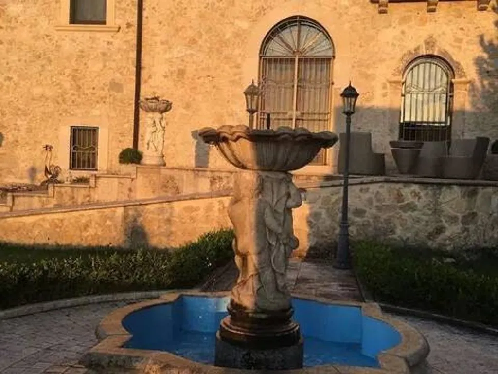 Aed - Luxury Villa with Pool in Lecce nei Marsi