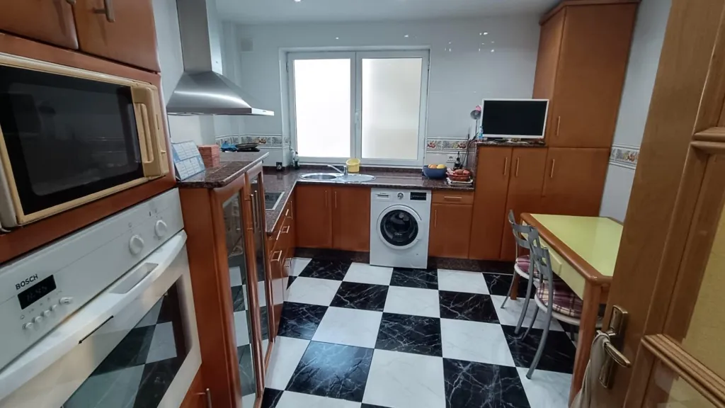 Kitchen - Reformated Flat with High Ceilings in Zamora