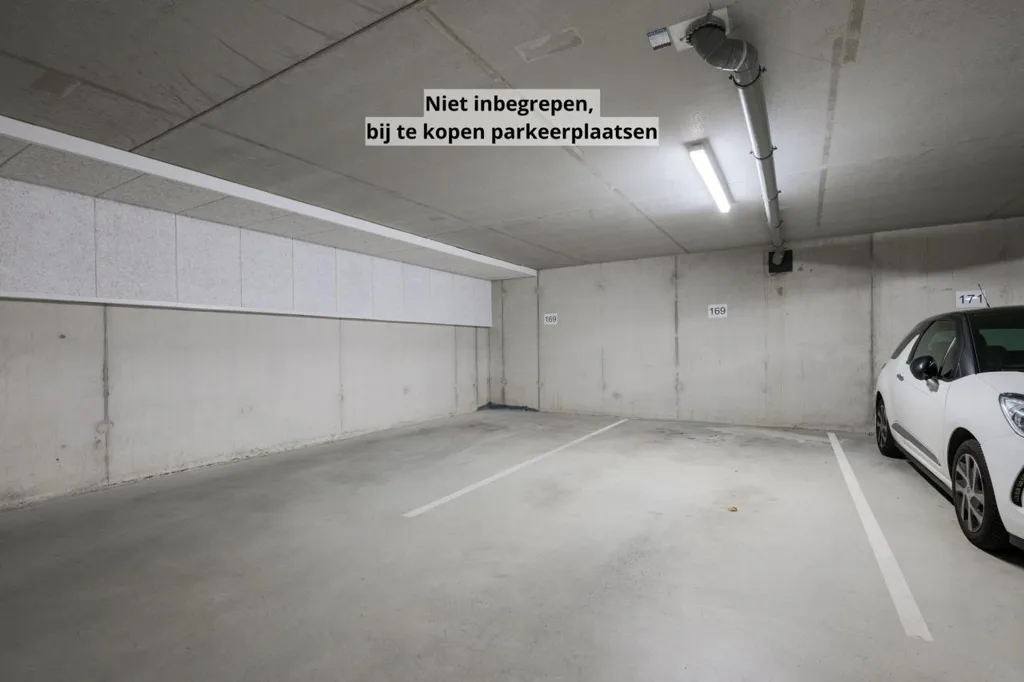 Garage - Luxury Waterfront Apartment in Doetinchem