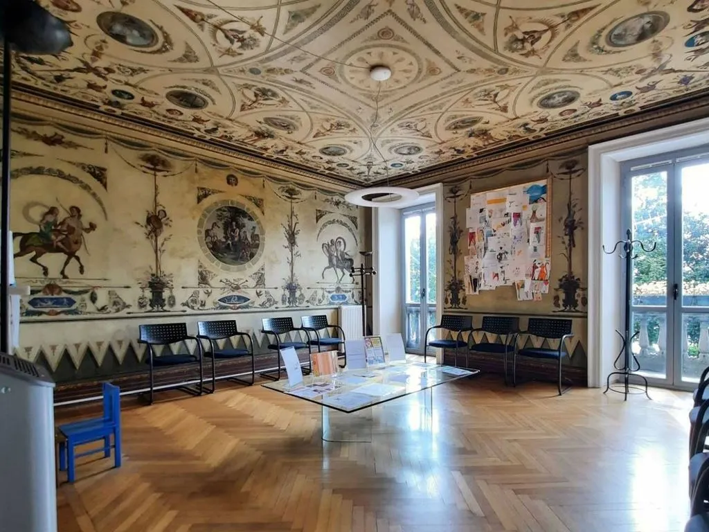 Living Room - Lakefront Apartment in Verbania's Corso Goffredo Mameli