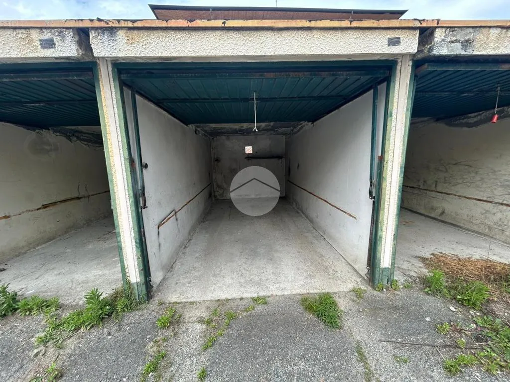Garage - Eight Parking Spaces near Cuorgnè Centre