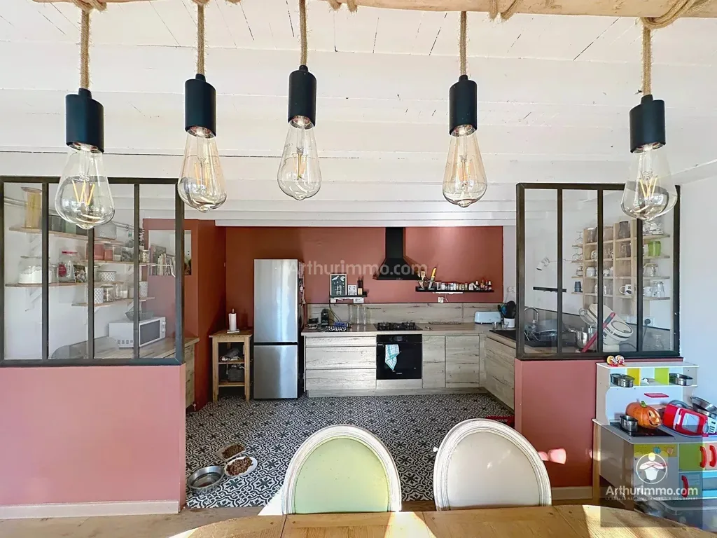 Cuisine - Maison en Pierre avec Piscine à Saint-Jean-Saint-Maurice