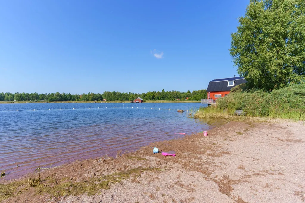 Jardin - Plot with Water Access in Fagerviken, Uppsala