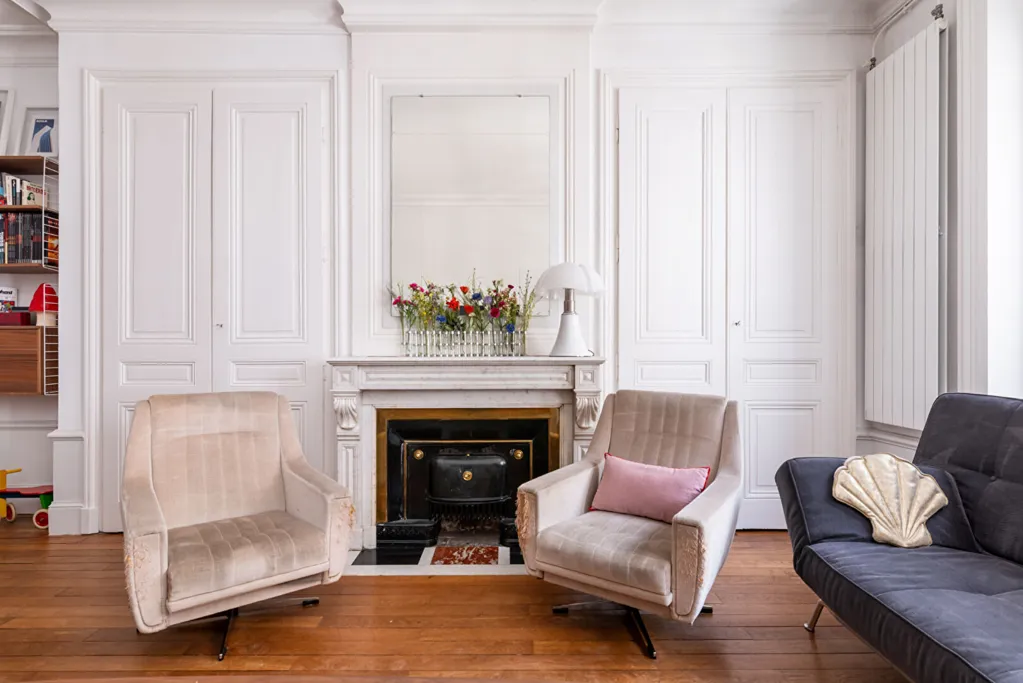 Séjour - Appartement Charmant avec Parquet au Quai du Rhône