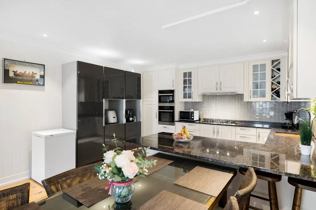 Cuisine - Modernised Detached House with Garden in Dyrsø