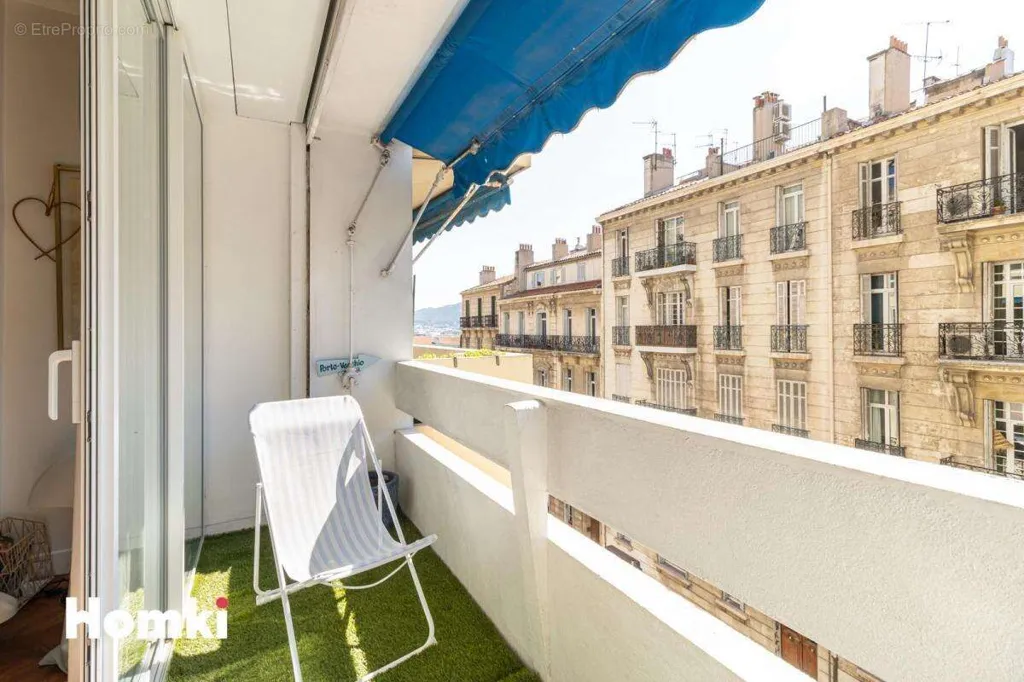 Rõdu - Modernised T3 with Terrace in Marseille