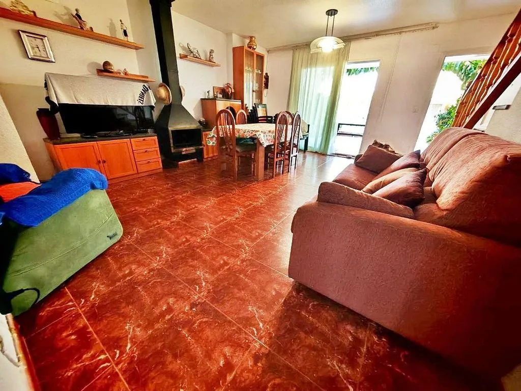 Elutuba - Semi-detached House with Pool in El Perelló