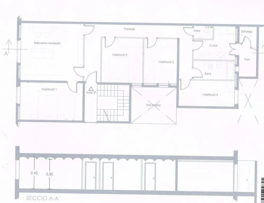 Plaan - Flat with Wooden Beams in Central Barcelona