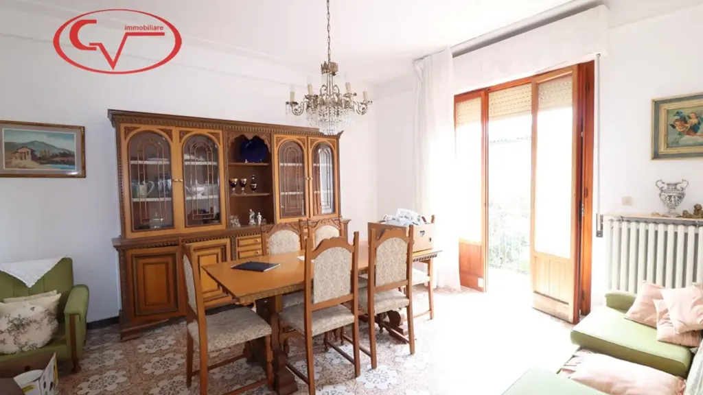 Salle à manger - Trifamiliare Villa with Garden in Montevarchi