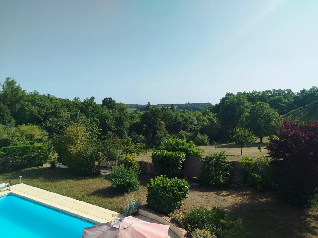 Pool - Family House with Pool in Quiet Area