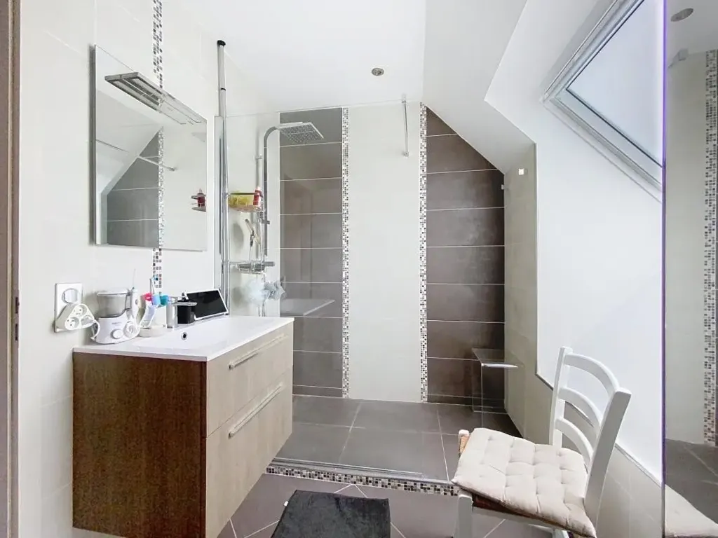 Vannitoad - Semi-detached Villa with Garage in Exceptional Setting