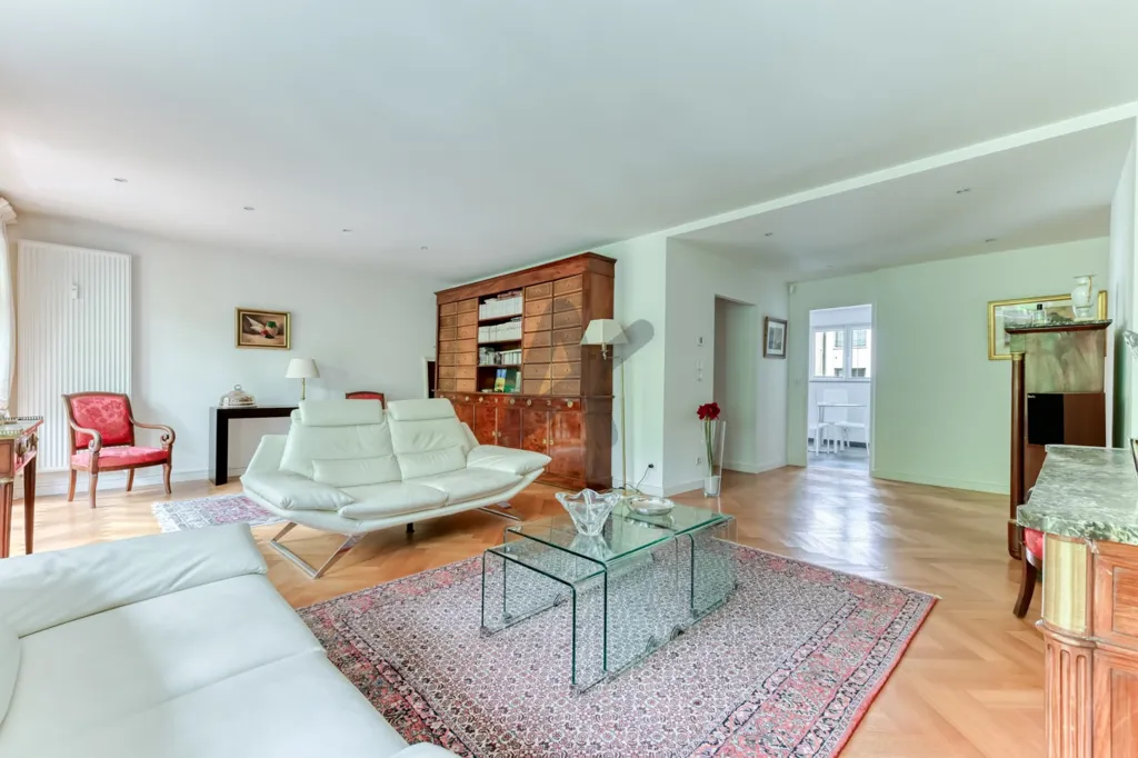 Séjour - Appartement Luxueux avec Balcon à Lyon 6ème