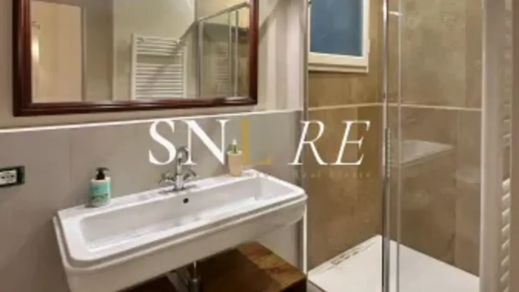 Salles de bain - Renaissance-Style Apartment with Terrazzo in Florence