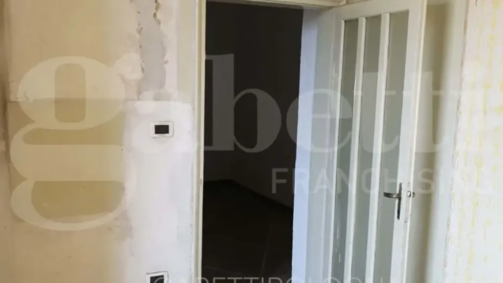 hallway_entrance