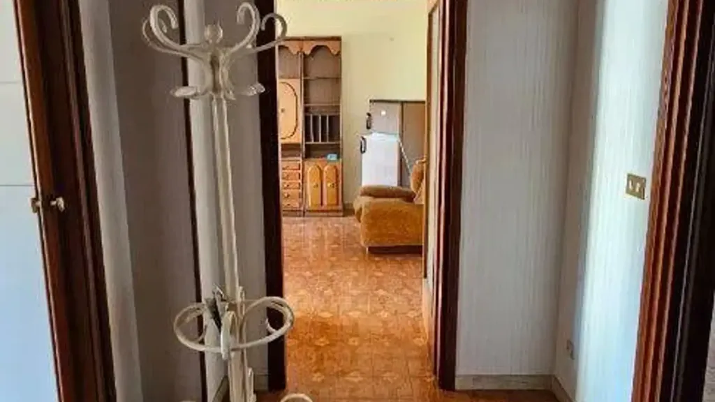 hallway_entrance