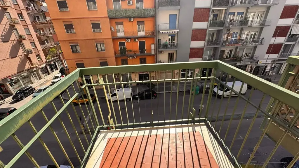 Rõdu - Triplex with Balconies in Central Bari
