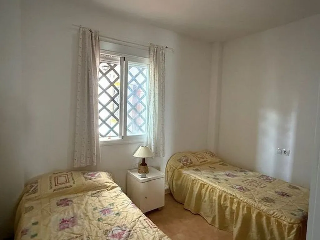 Magamistoad - Ground Floor Flat with Garden View in Facinas