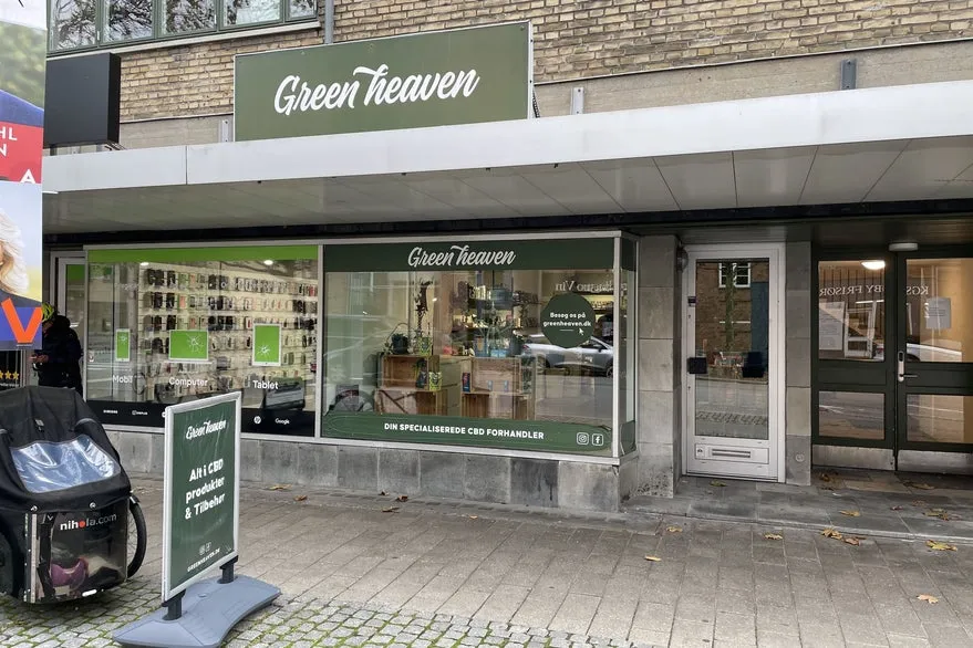 Välivaade - Shop with High Visibility in Lyngby Hovedgade