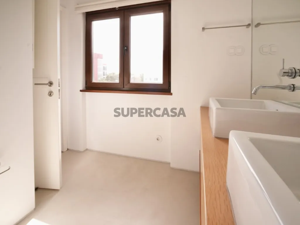 Salles de bain - 2-Bedroom Apartment with Panoramic Views in Monte Estoril