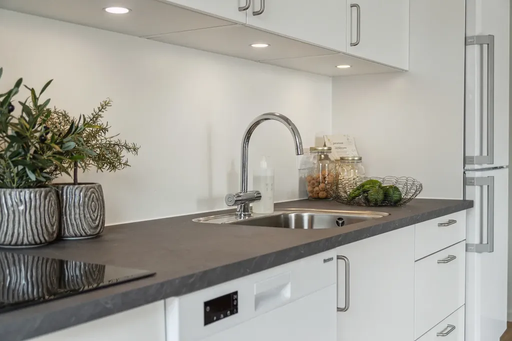 Kitchen - Two-Bedroom Flat with Terrace in Odense S