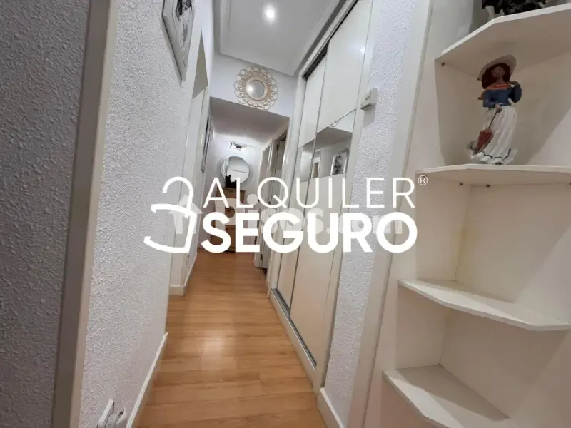 Esik - Fully Renovated Flat with Balcony in Carabanchel