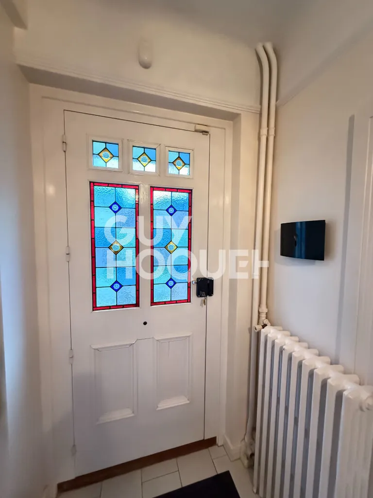 Esik - Character House with Pool near Bourges Centre