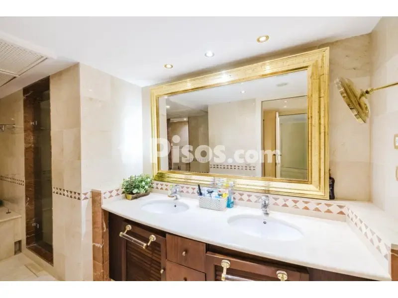 Vannitoad - Luxury Apartment with Jacuzzi Terrace in Estepona