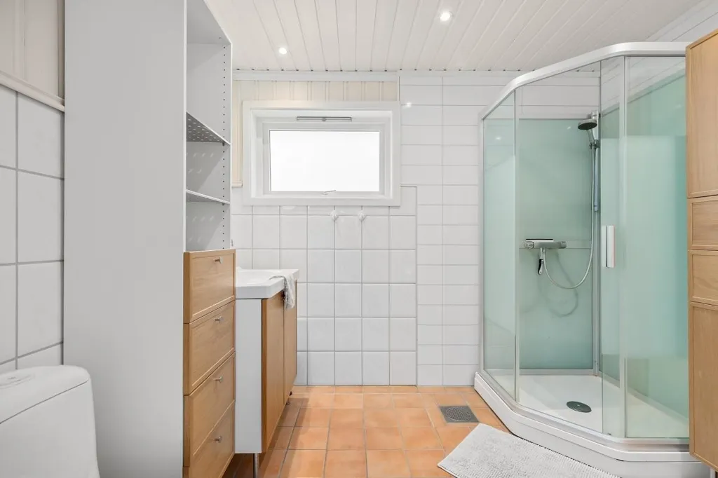 Bagni - 4-Piece Apartment with Balcony in Puteaux