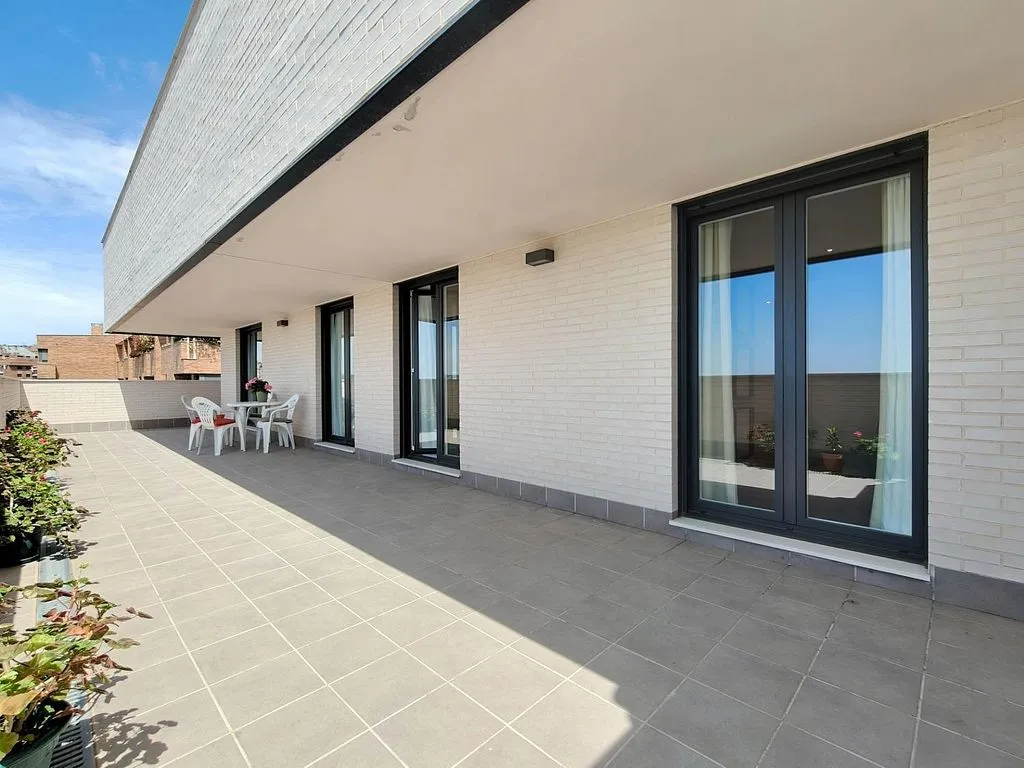 Terrasse - Modern Apartment with Pool in Parquesol