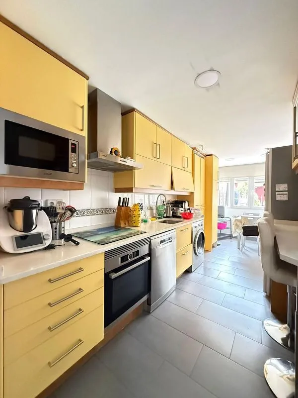Köök - Renovated Townhouse with Solar Panels in Coimbra-Guadarrama