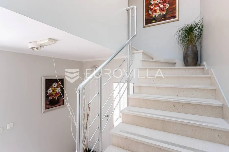 Toad - Villa with Sea View in Podstrana, Split
