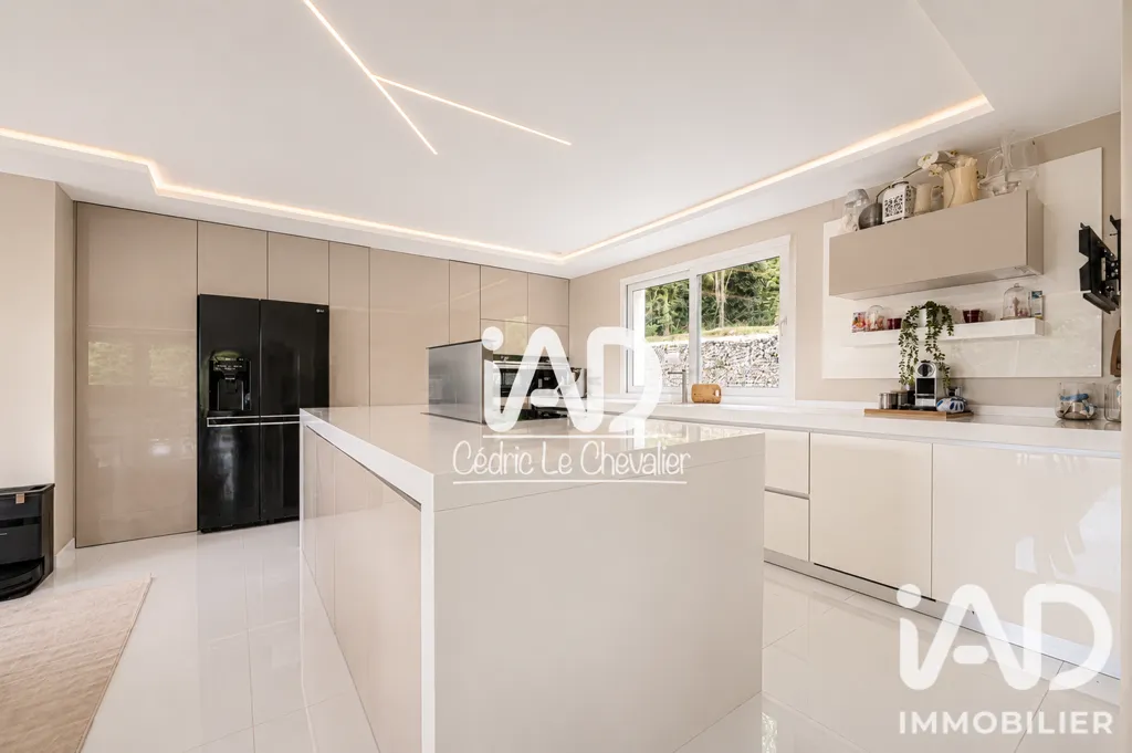 Cuisine - Maison d'Architecte avec Piscine à Thorigny-sur-Marne