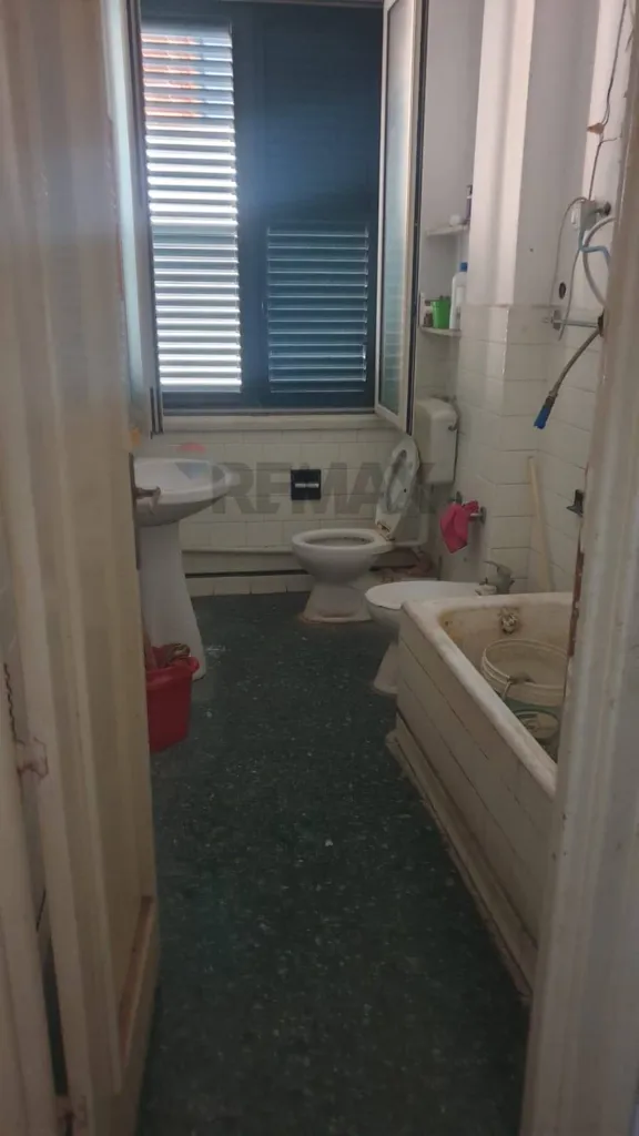 Bagni - Appartamento con tre balconi nel centro storico di Palermo