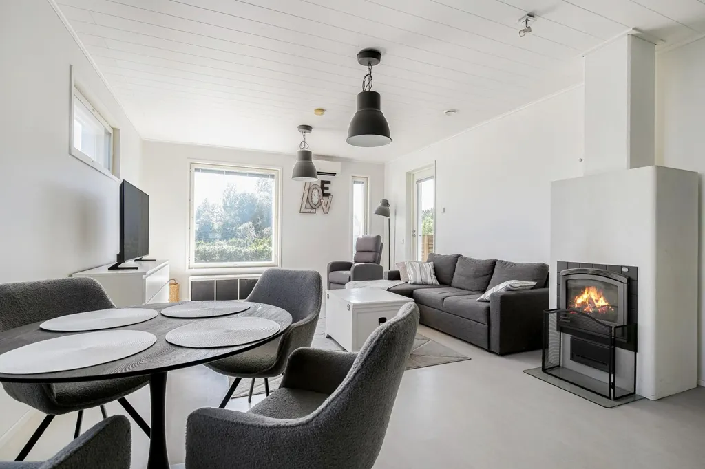 Elutuba - Contemporary Villa with Lake View in Vihti